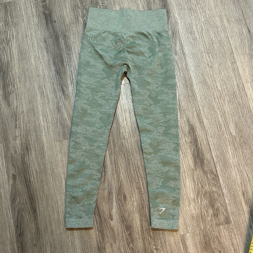 Gymshark Adapt Sage Green Camo Seamless Athletic Leggings - Picture 2 of 8